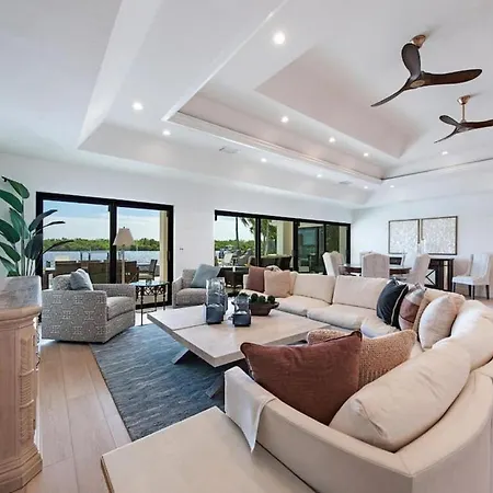 Villa Secluded Bayfront Haven